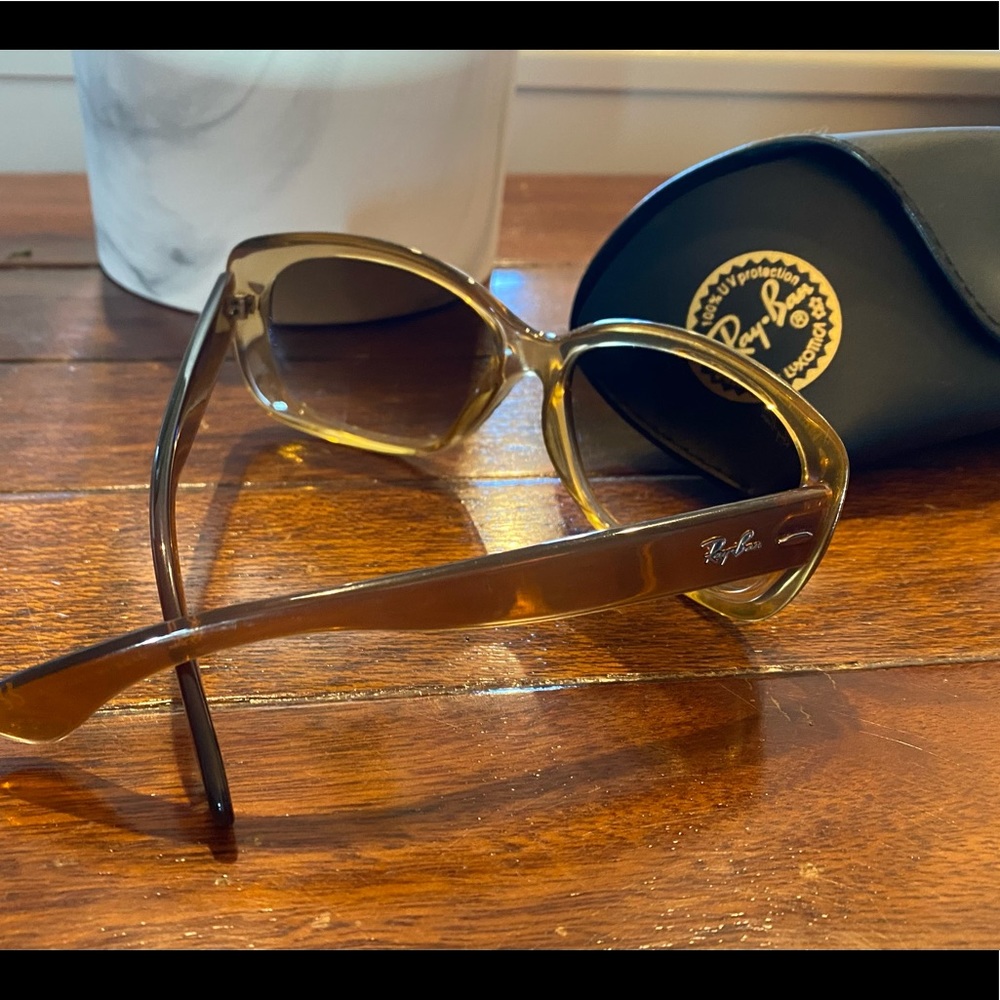 Women’s Ray Ban Sunglasses